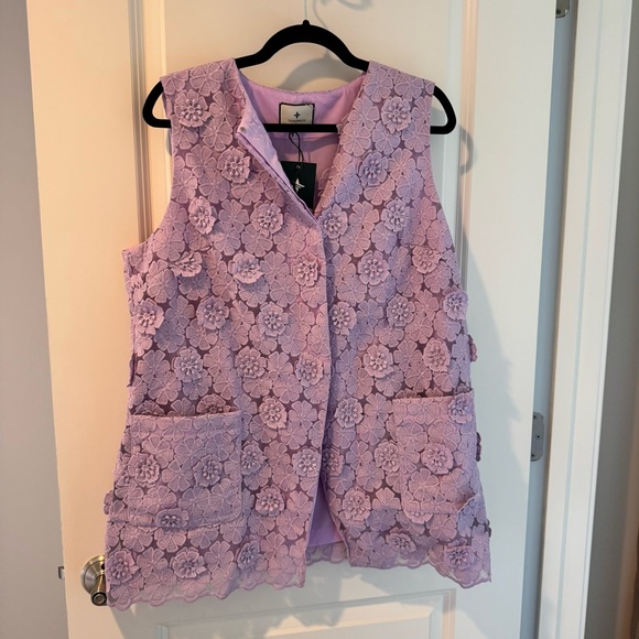 NWT Tuckernuck Lilac Floral Delphine Sleeveless Top | XL - Picture 3 of 8